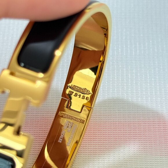 Hermes Clic H Black Enamel Gold Plated Bracelet - Picture 6 of 8